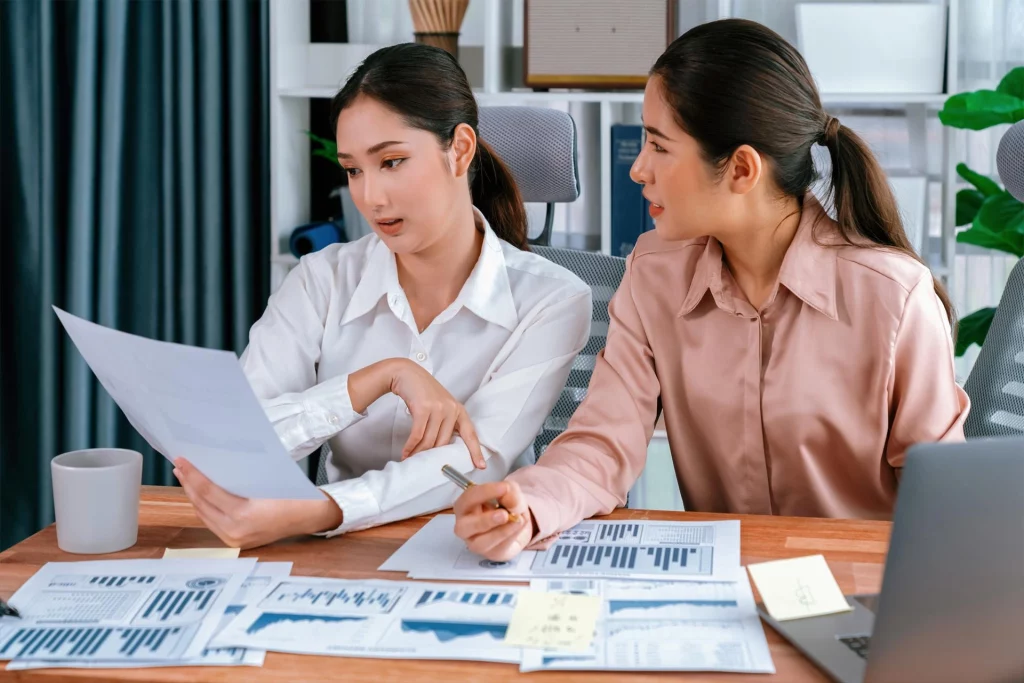 Hoàn thiện sổ sách kế toán